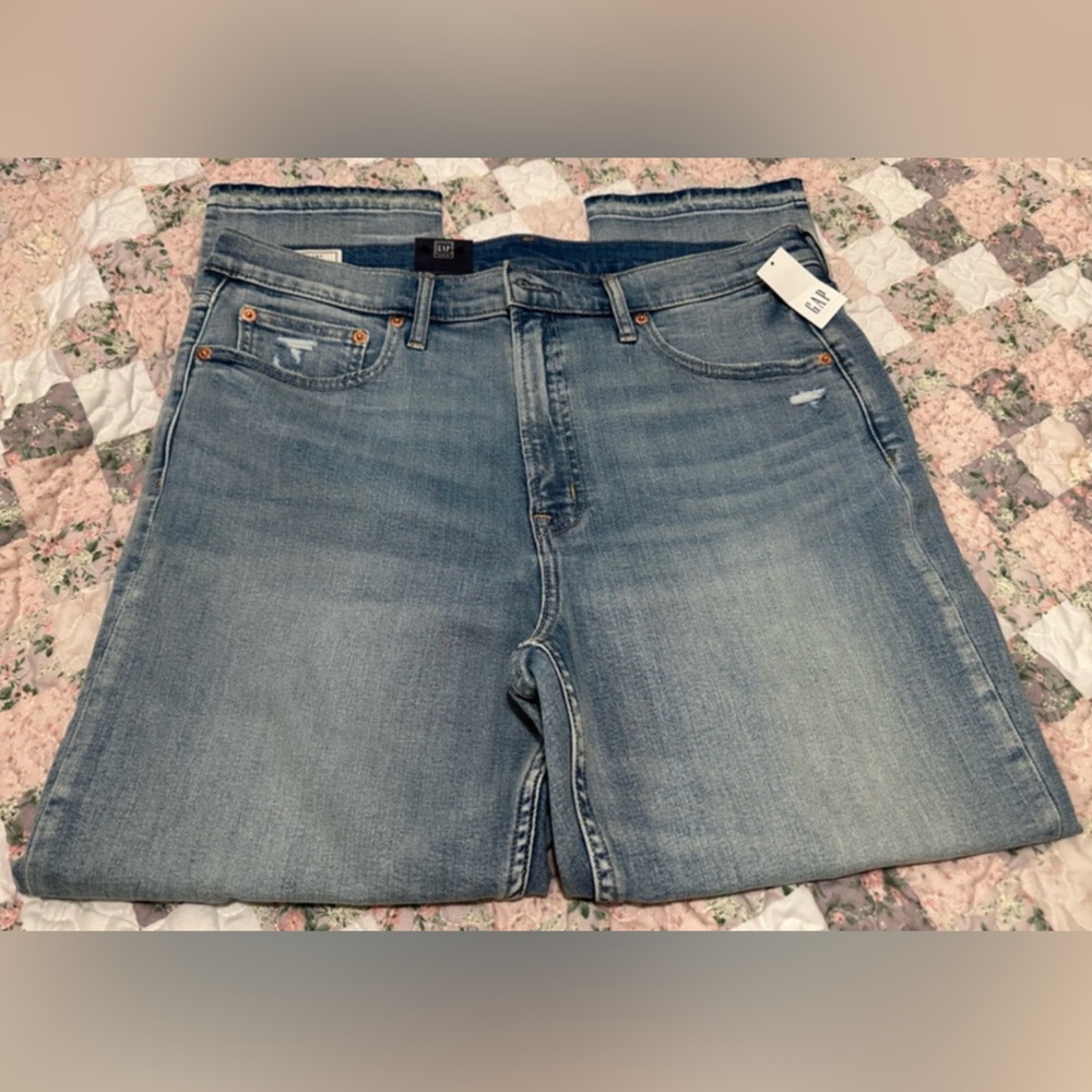 NWT GAP Denim Women's Cigarette High Rise Straight Leg Distressed Jeans Size 33